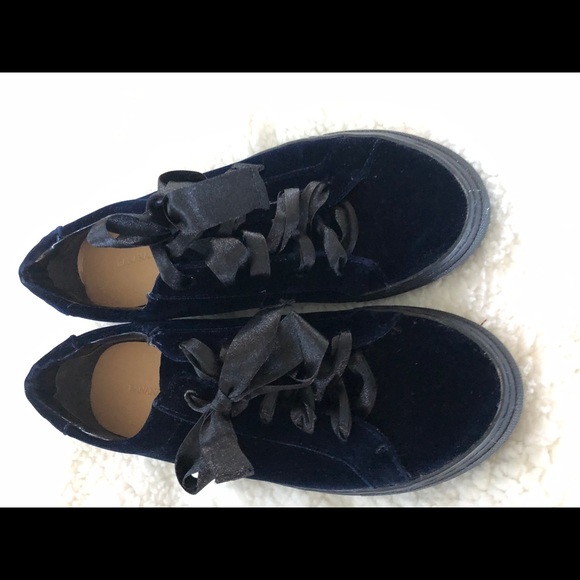 NWOT Banana Republic Blue Velvet Sneakers - Picture 3 of 5